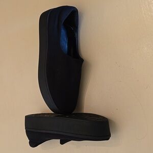 Karl Lagerfeld black slip on shoes sz 7.5